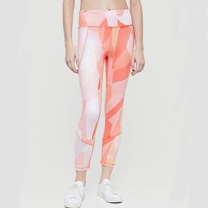 Lou & Grey Form Abstract Streeeetch Leggings